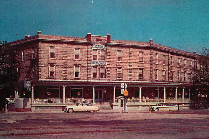 Hotel Perry Petoskey Michigan (newer photo)